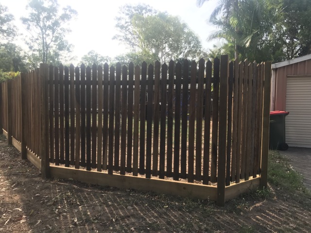 Rycan Retaining and Earthworks Custom Hardwood Timber Picket Fence Karana Downs1