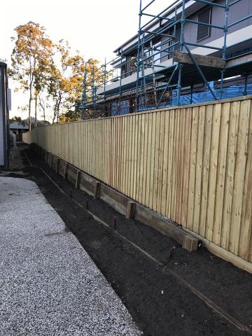 Rycan Retaining and Earthworks-Timber-Doubled_Lap-Capped-Fence