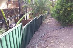 Rycan Retaining and Earthworks-Brisbane-Handyman-After-Replace-Old-Timber-Fence-with-Colorbond-Fence2