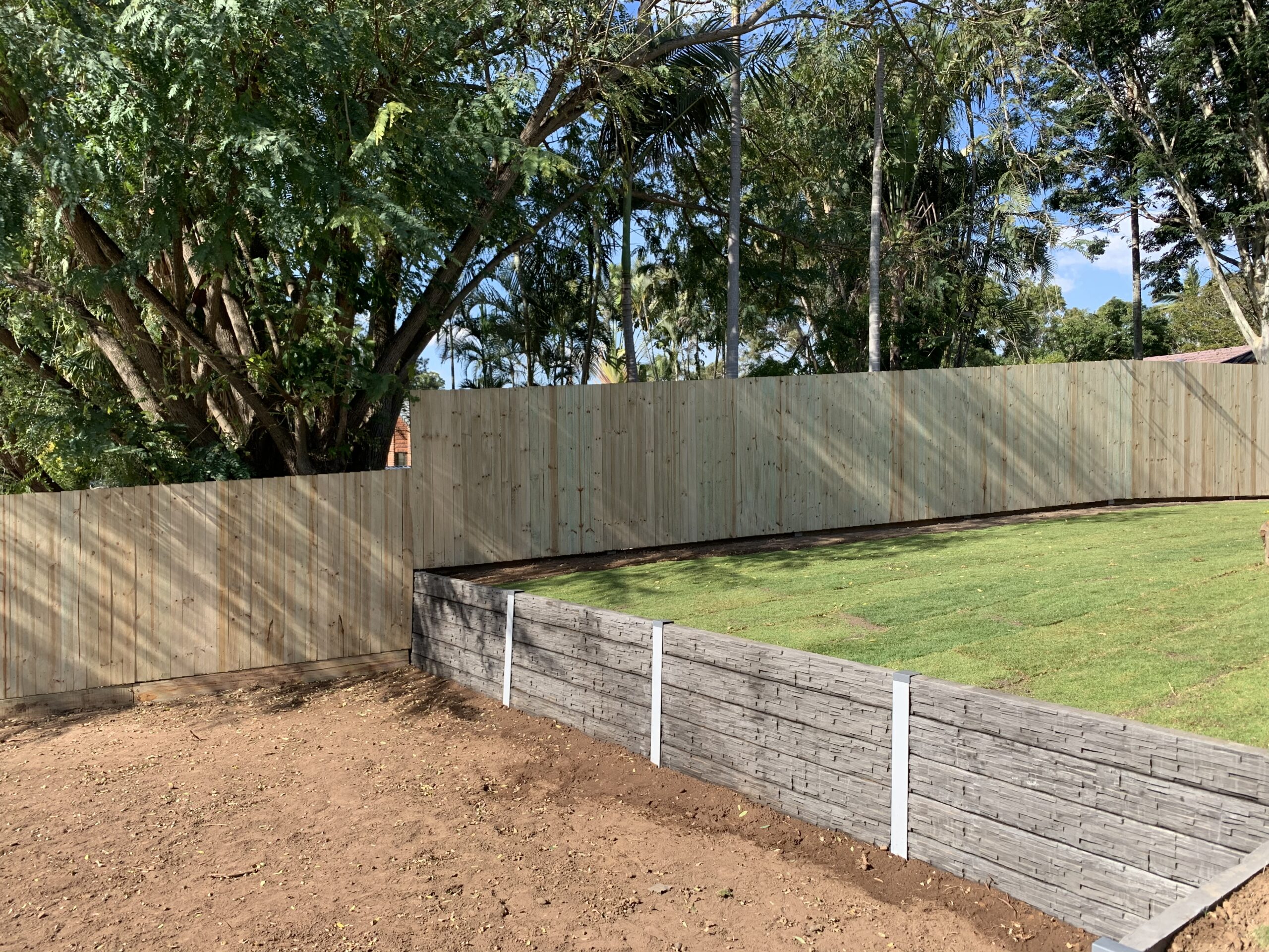 concrete-sleeper-retaining-wall-builder-mount-ommaney-brisbane